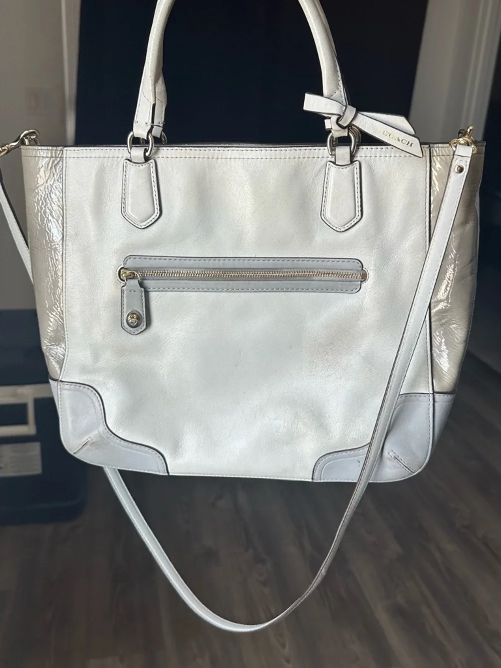 2013 Coach Blaire Color Blocking Tote Featuring Turn Lock Zipper - Picture 9 of 10